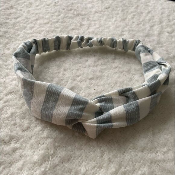 Gray and White Striped Knot Headband - Picture 1 of 4